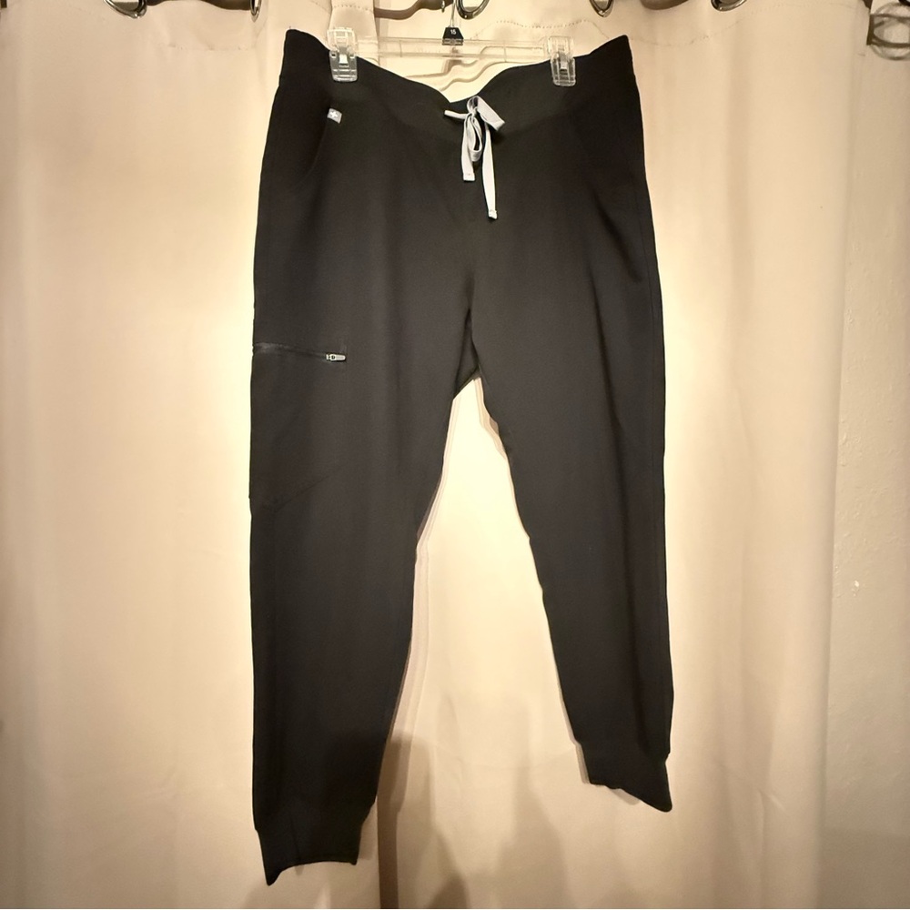 Figs Technical Collection Black Women's Joggers with Drawstring & 5 Pockets